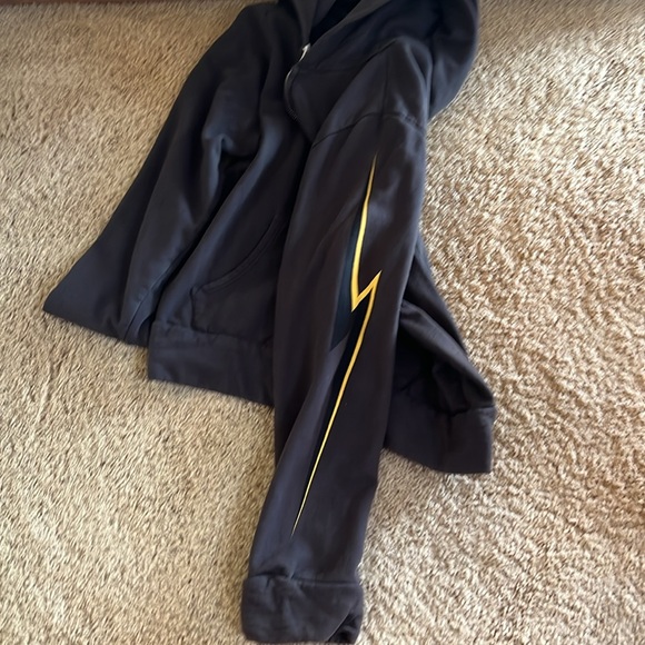 Monrow Zip Up - Picture 2 of 3